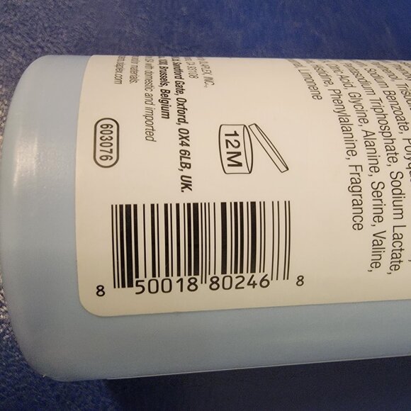 Olaplex No. 4C Bond Maintenance Clarifying Shampoo 8.5 FL OZ - Picture 12 of 13